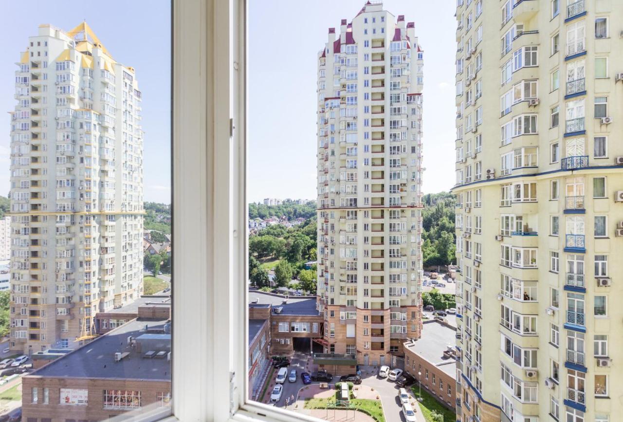 Navit Apartments With Breakfast,Near The Railway Station, The City Center, The Park Kiev Buitenkant foto