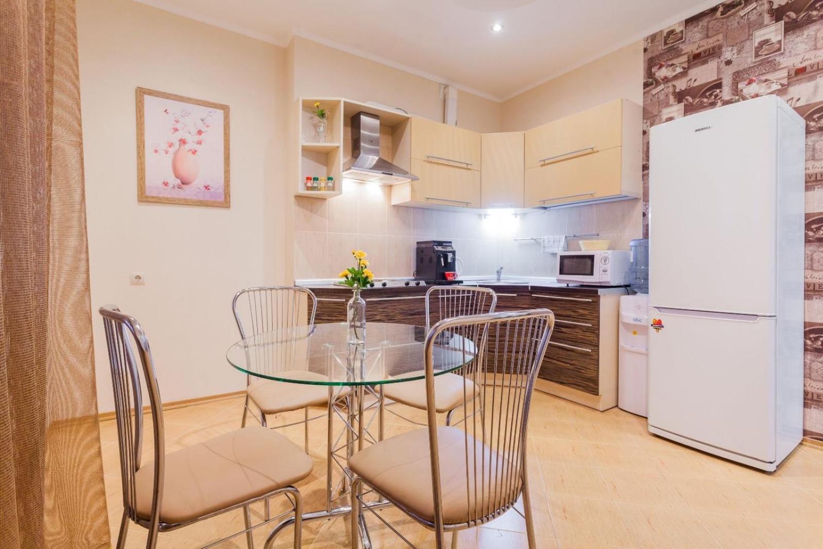 Navit Apartments With Breakfast,Near The Railway Station, The City Center, The Park Kiev Buitenkant foto